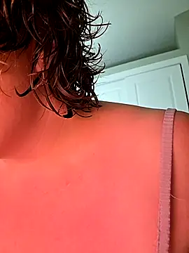 Snapshot of julimonroe chatting on 30, 4, 2026 julimonroe online show from 30, 4, 2026