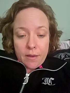 Snapshot of julimonroe chatting on 30, 4, 2026 julimonroe online show from 30, 4, 2026