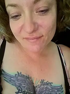 Snapshot of julimonroe chatting on 24, 5, 2026 julimonroe online show from 24, 5, 2026