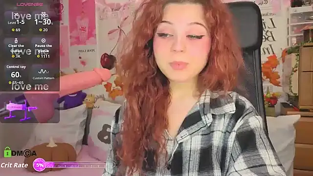 Snapshot of StellaMilla chatting on 3, 10, 2025 StellaMilla online show from 3, 10, 2025