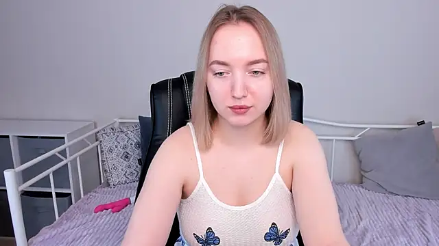 Snapshot of Shy_AnnaCutie chatting on 17, 2, 2025 Shy AnnaCutie online show from 17, 2, 2025