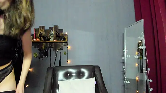 Snapshot of Mistress_Pamela chatting on 4, 1, 2025 Mistress Pamela online show from 4, 1, 2025
