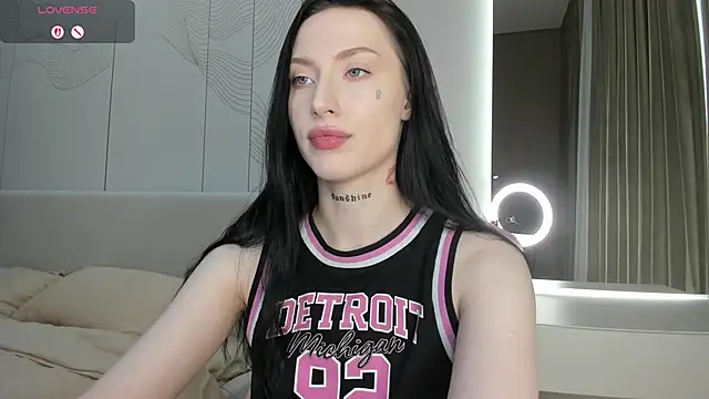 Snapshot of JenniferQueen11 chatting on 5, 6, 2026 JenniferQueen11 online show from 5, 6, 2026
