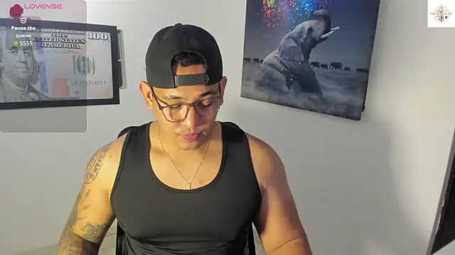 Colton Massif online show from 30, 10, 2025