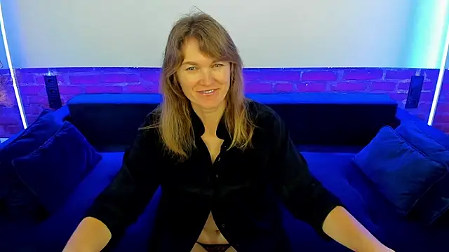 Snapshot of Anabell_xxx chatting on 12, 10, 2025 Anabell xxx online show from 12, 10, 2025