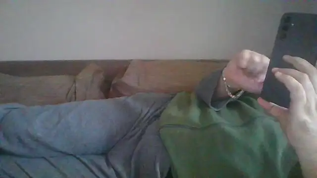 Snapshot of Anderrust chatting on 30, 11, 2025 Anderrust online show from 30, 11, 2025