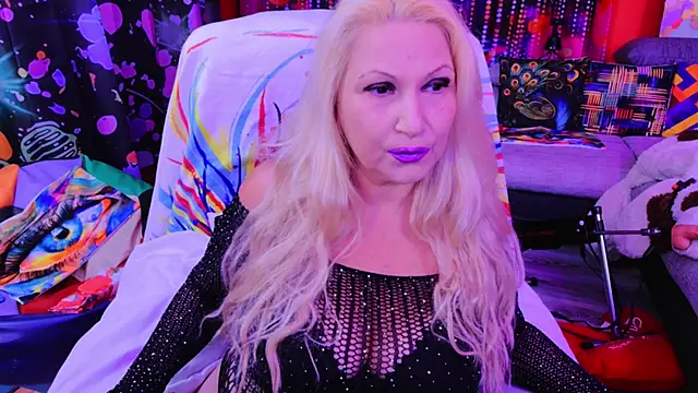 Snapshot of mature_lisa_naughty chatting on 13, 10, 2025 mature lisa naughty online show from 13, 10, 2025