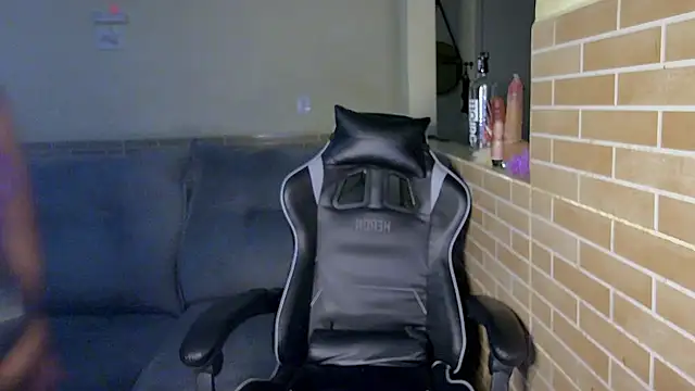 Snapshot of isa_hotwifee chatting on 14, 1, 2025 isa hotwifee online show from 14, 1, 2025