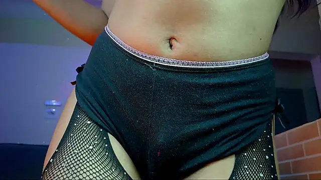 Snapshot of isa_hotwifee chatting on 28, 9, 2025 isa hotwifee online show from 28, 9, 2025