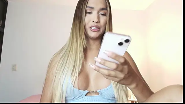 Snapshot of carminaurmommy chatting on 23, 1, 2025 carminaurmommy online show from 23, 1, 2025