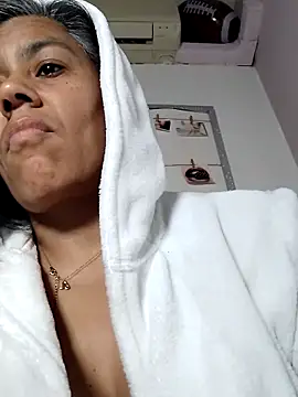 Snapshot of Molly_newman6 chatting on 7, 5, 2026 Molly newman6 online show from 7, 5, 2026