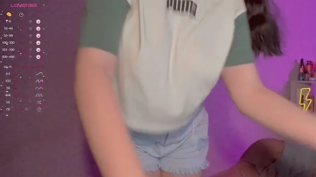 ReinaKousaka online show from 31, 1, 2025