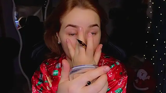 Snapshot of Mira_Mermayd chatting on 5, 12, 2025 Mira Mermayd online show from 5, 12, 2025