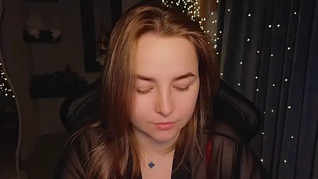 Snapshot of Mira_Mermayd chatting on 19, 12, 2025 Mira Mermayd online show from 19, 12, 2025