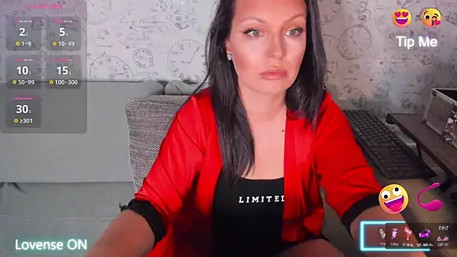 Snapshot of LondonBadGirl chatting on 4, 5, 2026 LondonBadGirl online show from 4, 5, 2026