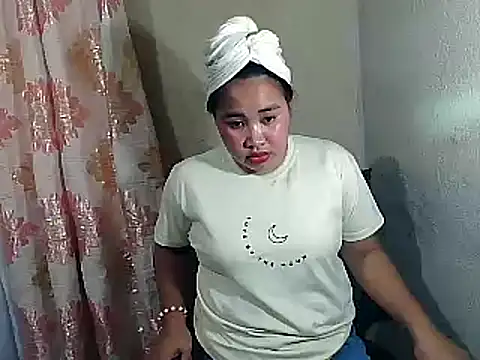 Snapshot of PinayGirl23 chatting on 2, 12, 2024 PinayGirl23 online show from 2, 12, 2024