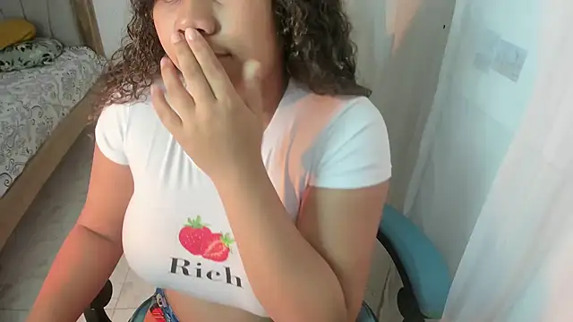 Lunastar02 online show from 8, 3, 2025