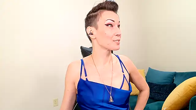 Snapshot of EveEnigma chatting on 5, 2, 2025 EveEnigma online show from 5, 2, 2025