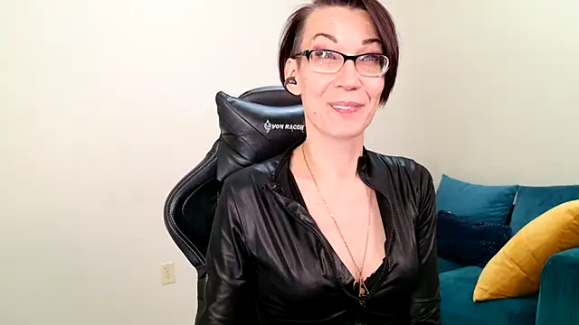 Snapshot of EveEnigma chatting on 18, 2, 2025 EveEnigma online show from 18, 2, 2025