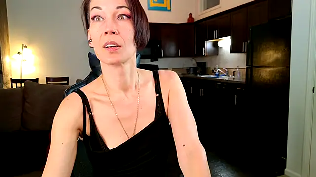 Snapshot of EveEnigma chatting on 4, 3, 2025 EveEnigma online show from 4, 3, 2025