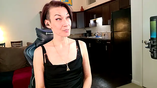 Snapshot of EveEnigma chatting on 5, 3, 2025 EveEnigma online show from 5, 3, 2025