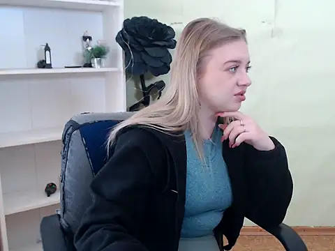Snapshot of CrazyGloria chatting on 22, 2, 2025 CrazyGloria online show from 22, 2, 2025