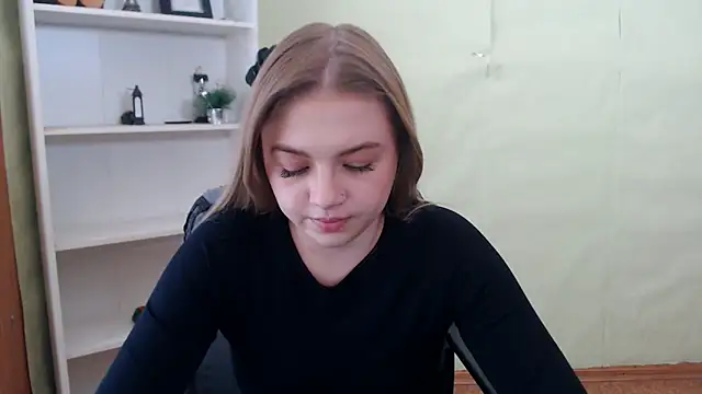 Snapshot of CrazyGloria chatting on 24, 2, 2025 CrazyGloria online show from 24, 2, 2025