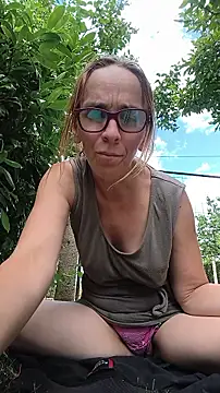 Snapshot of Dettybitch40 chatting on 9, 7, 2026 Dettybitch40 online show from 9, 7, 2026