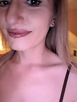 Snapshot of GangBangKitty chatting on 14, 11, 2025 GangBangKitty online show from 14, 11, 2025