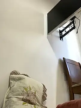 Snapshot of Emmabee123 chatting on 7, 1, 2026 Emmabee123 online show from 7, 1, 2026