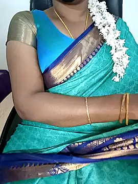 Snapshot of Tamil-hotwife chatting on 21, 11, 2025 Tamil-hotwife online show from 21, 11, 2025