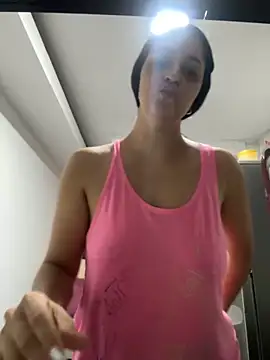 Snapshot of New_Arab_Kingdom chatting on 8, 11, 2025 New Arab Kingdom online show from 8, 11, 2025