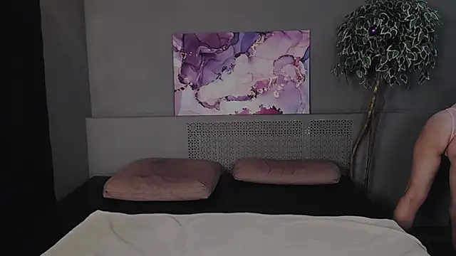 Snapshot of EveLibston chatting on 17, 12, 2024 EveLibston online show from 17, 12, 2024