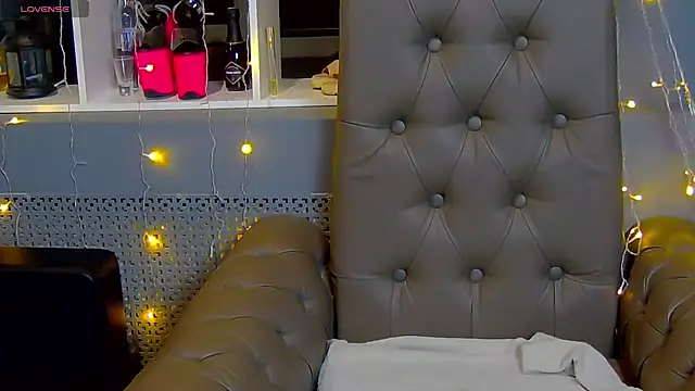 Snapshot of EveLibston chatting on 13, 2, 2025 EveLibston online show from 13, 2, 2025