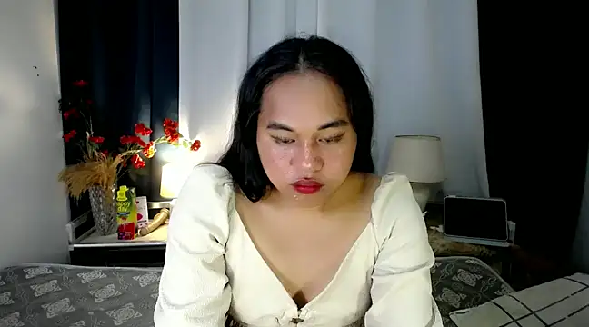 Snapshot of bettina_love chatting on 9, 12, 2024 bettina love online show from 9, 12, 2024