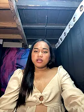 Snapshot of bettina_love chatting on 14, 11, 2025 bettina love online show from 14, 11, 2025