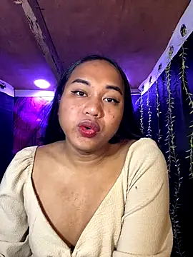 Snapshot of bettina_love chatting on 18, 11, 2025 bettina love online show from 18, 11, 2025