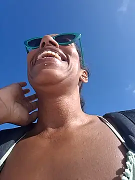 Snapshot of Goldenlace chatting on 19, 12, 2024 Goldenlace online show from 19, 12, 2024