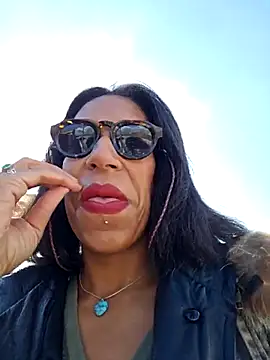 Snapshot of Goldenlace chatting on 12, 3, 2025 Goldenlace online show from 12, 3, 2025