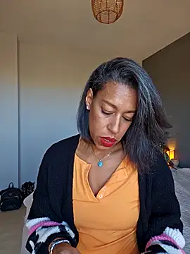 Snapshot of Goldenlace chatting on 3, 11, 2025 Goldenlace online show from 3, 11, 2025