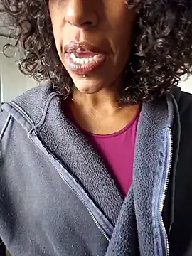 Snapshot of Goldenlace chatting on 28, 11, 2025 Goldenlace online show from 28, 11, 2025