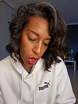 Snapshot of Goldenlace chatting on 4, 12, 2025 Goldenlace online show from 4, 12, 2025