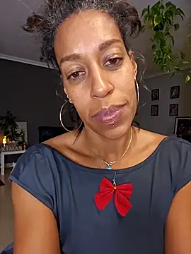 Snapshot of Goldenlace chatting on 13, 12, 2025 Goldenlace online show from 13, 12, 2025