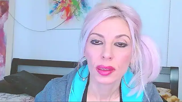 HoneyLara online show from 25, 2, 2025