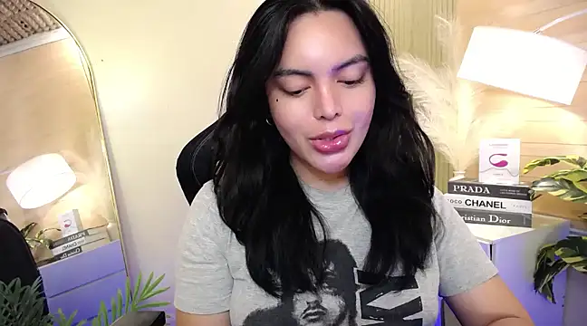 HotstuffCherrySummer online show from 8, 1, 2025