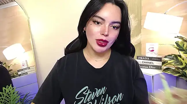 HotstuffCherrySummer online show from 13, 1, 2025