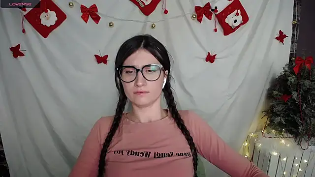 Snapshot of MaryEm976 chatting on 20, 12, 2024 MaryEm976 online show from 20, 12, 2024