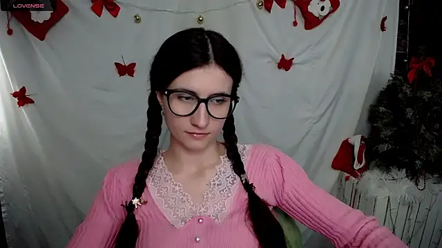 Snapshot of MaryEm976 chatting on 11, 1, 2025 MaryEm976 online show from 11, 1, 2025