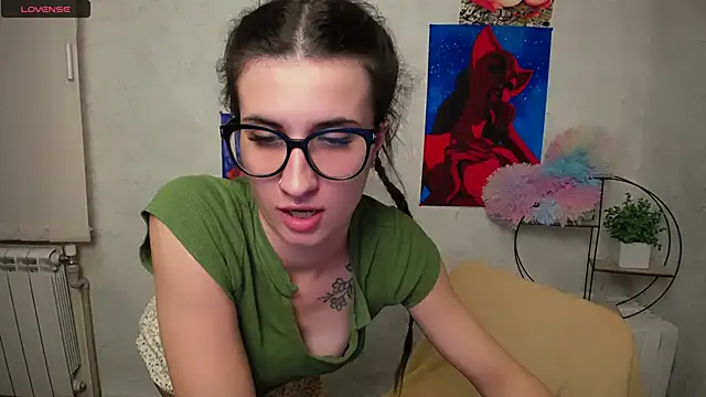 Snapshot of MaryEm976 chatting on 2, 11, 2025 MaryEm976 online show from 2, 11, 2025