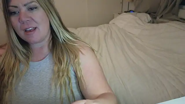 Snapshot of JESS_LOVES chatting on 14, 1, 2025 JESS LOVES online show from 14, 1, 2025